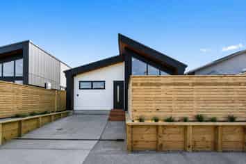 5 Palm Avenue, Lyall Bay