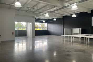 Contemporary Kingsland Office