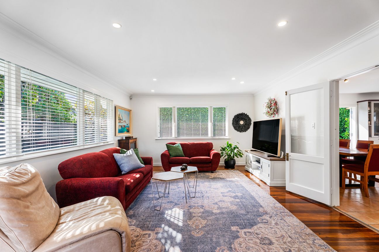 1950's Concrete Stucco Bungalow - Vista 3
