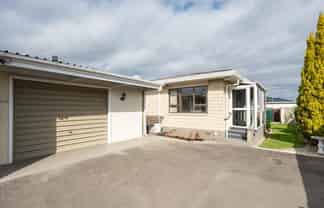 2/18 Ranui Road, Stoke