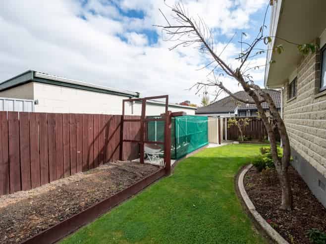 2/18 Ranui Road, Stoke