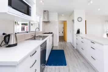 17 Beryl Grove, Birchville