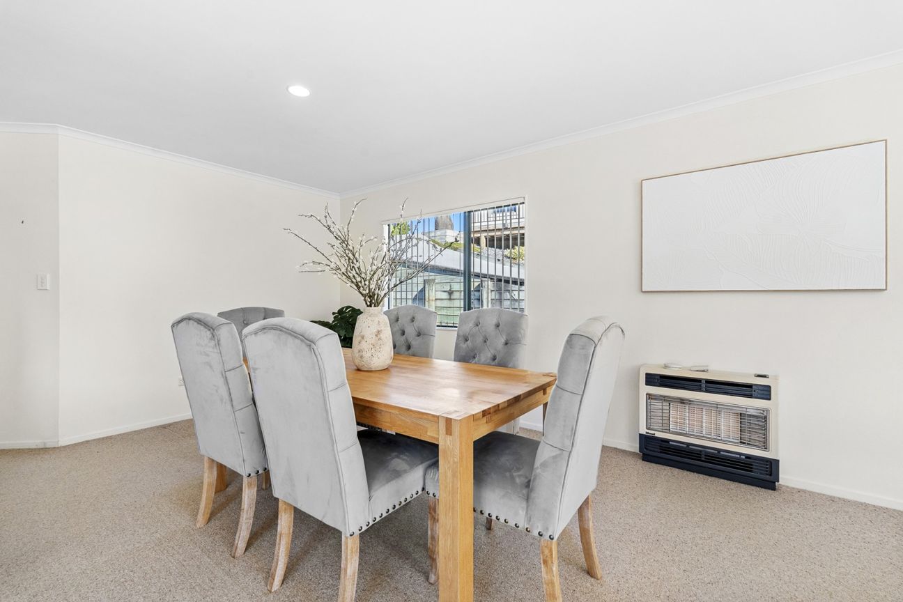 PRIVATE, SUNNY LIVING – PRIME LOCATION - Altro