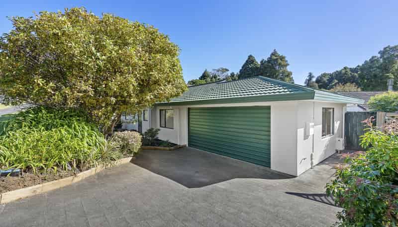 6 Redwood Crescent, Westown