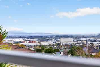 1/6 Calluna Crescent, Totara Heights