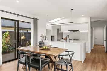 27 Irvines Track, Halswell