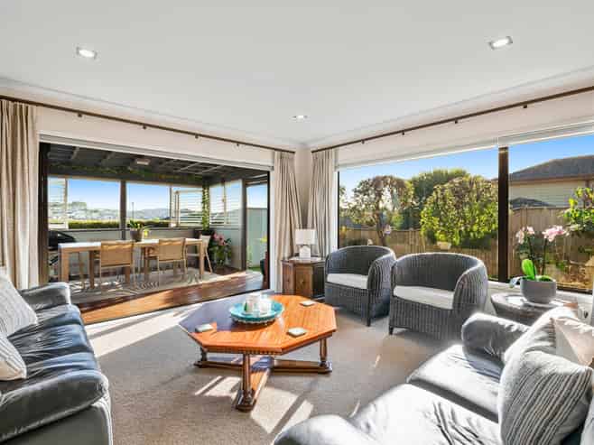 14 Seamount Drive, Red Beach
