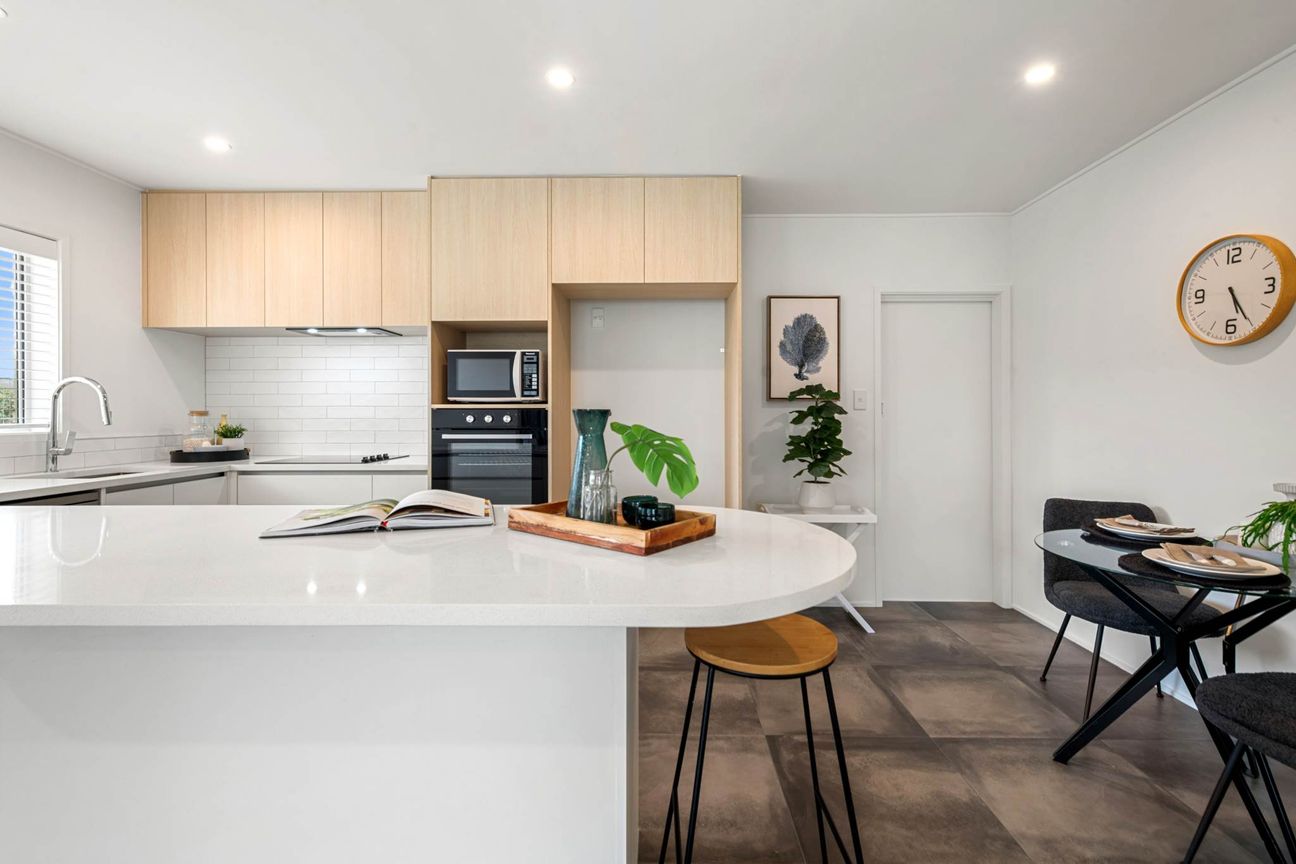Stylishly Renovated 2-Bedroom Unit - Więcej