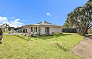 9B Bungalore Place, Half Moon Bay