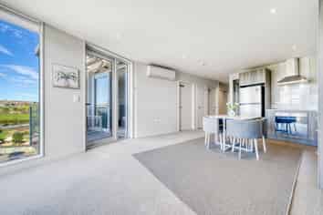 605/1 Rose Garden Lane, Albany