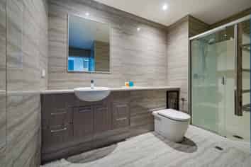 605/1 Rose Garden Lane, Albany