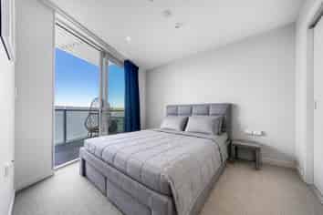 605/1 Rose Garden Lane, Albany
