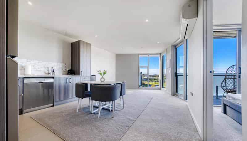 605/1 Rose Garden Lane, Albany
