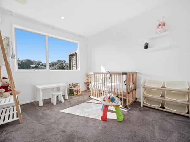 1/12 Wanita Place, Totara Vale