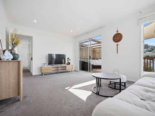 1/12 Wanita Place, Totara Vale