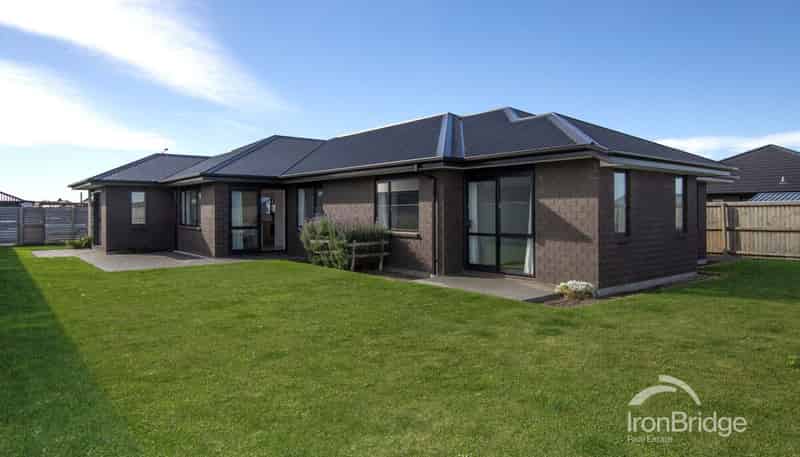 50 Whitehorn Drive, Lincoln