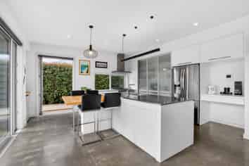 6 Giarni Place, Karaka
