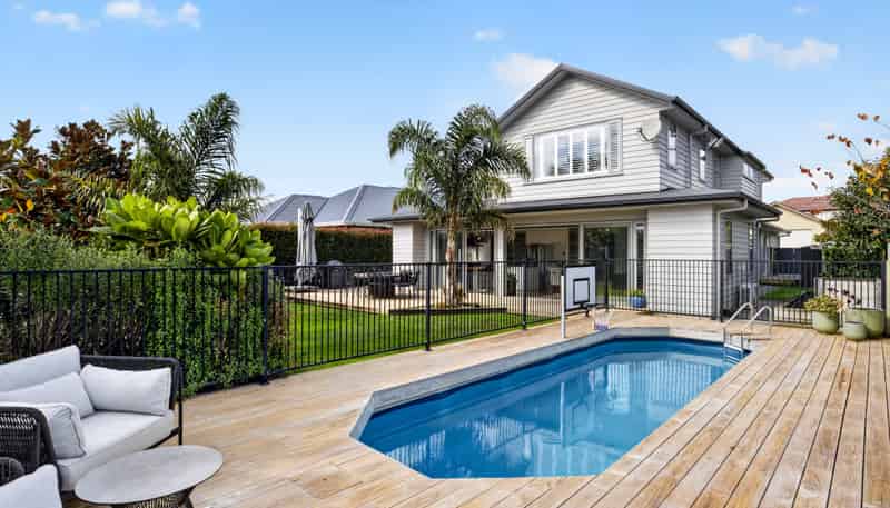 6 Giarni Place, Karaka