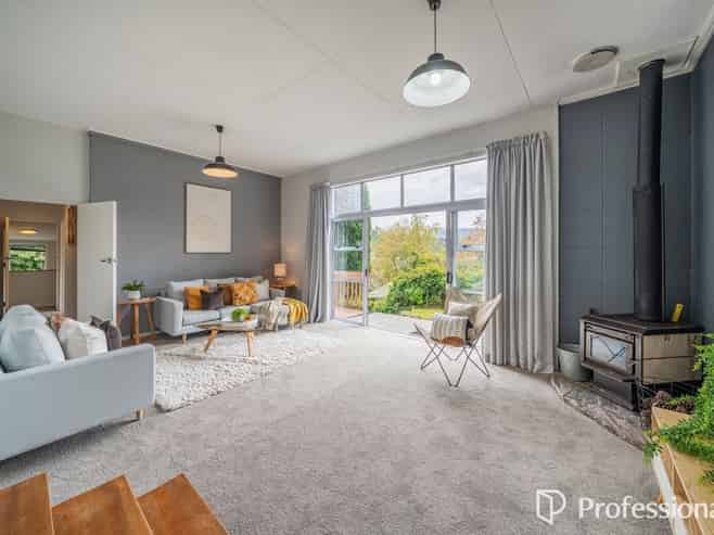 14a Hawthorn Crescent, Stokes Valley