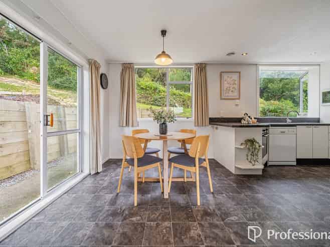 14a Hawthorn Crescent, Stokes Valley