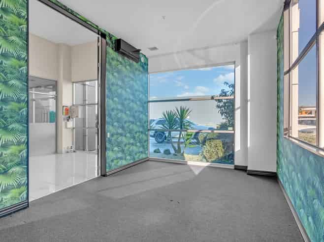 Smart Mezzanine Workspace in Prime Location