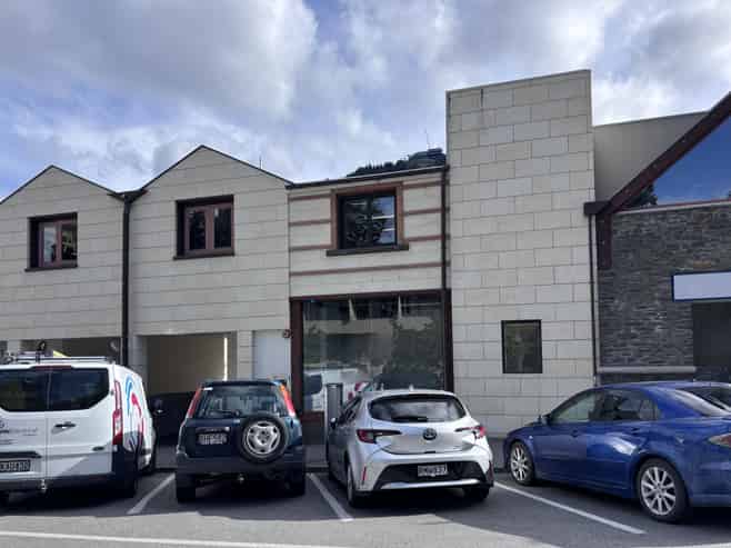 CBD Retail or Showroom For Lease