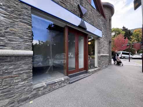CBD Retail or Showroom For Lease