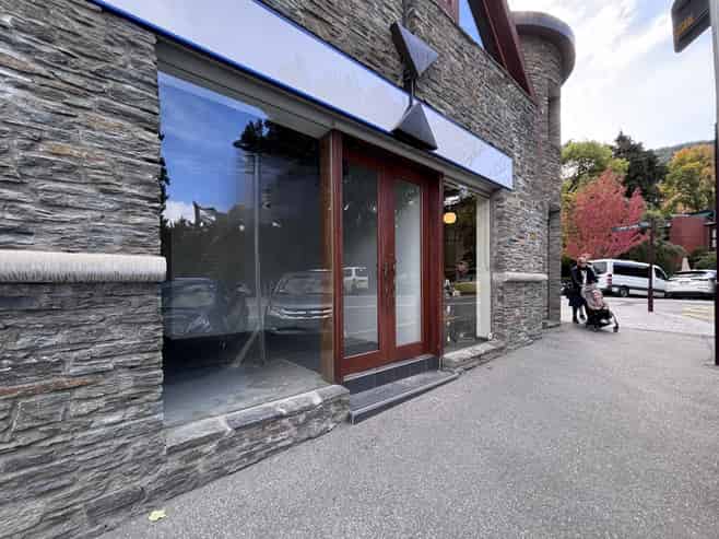 CBD Retail or Showroom For Lease