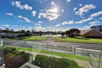 4/8 Kerrs Road, Wiri