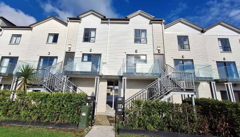 4/8 Kerrs Road, Wiri