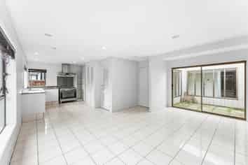 25 Bluewater Place, Wattle Downs