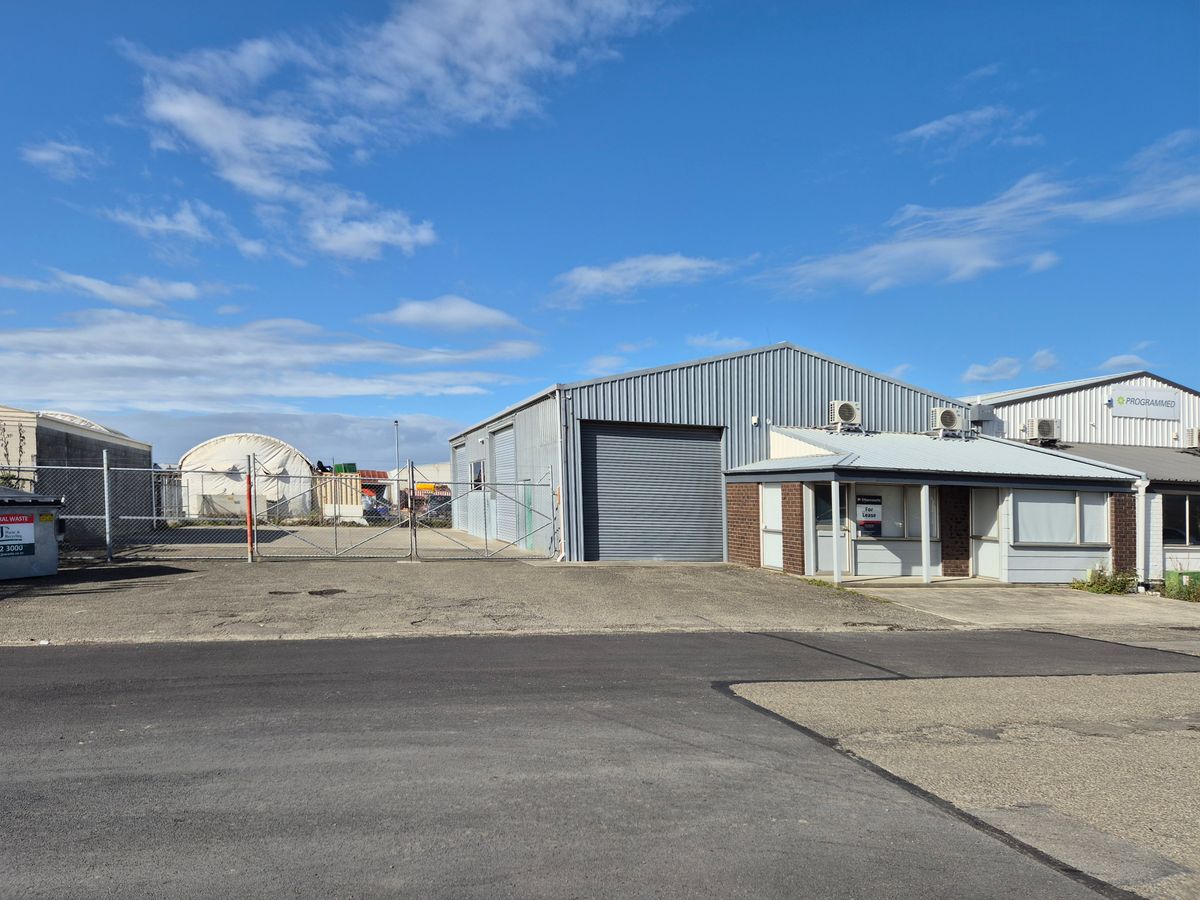 FOR LEASE - 220sqm Warehouse / Workshop
