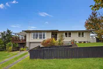 211 West Parkdale Street, Tokoroa
