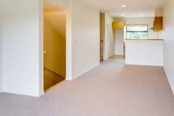 3E Laxon, Newmarket
