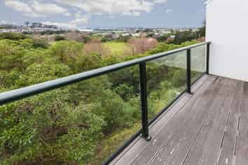 3E Laxon, Newmarket