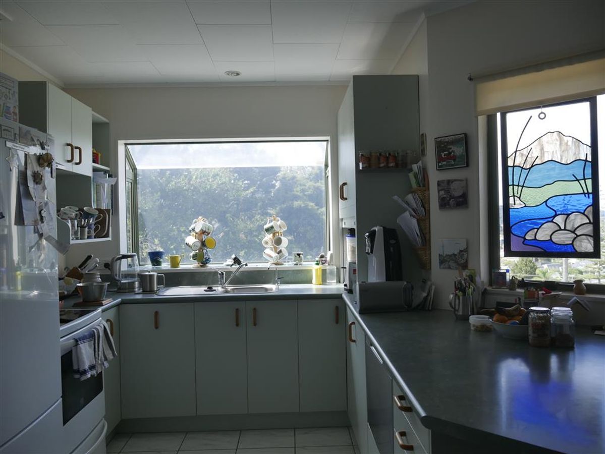 High up and Overlooking. - Ansicht 2