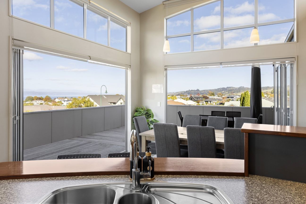 Outstanding views, elevated living - Więcej