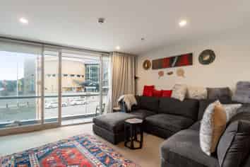 1D/42 Cable Street, Te Aro