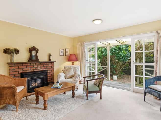 8 York Avenue, Manor Park
