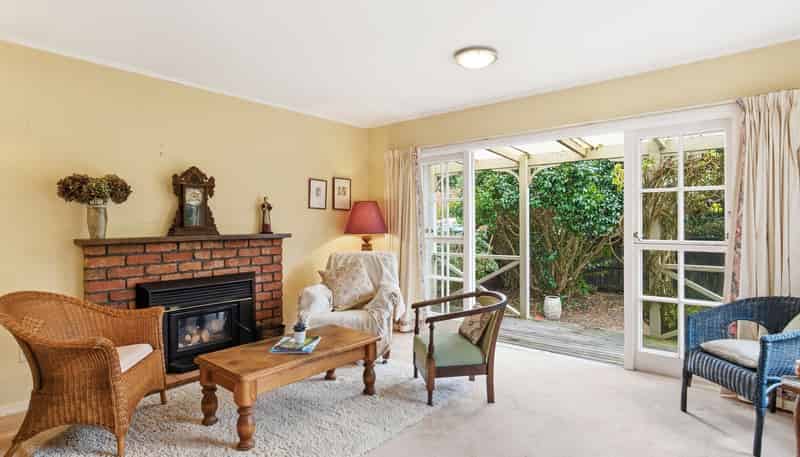 8 York Avenue, Manor Park