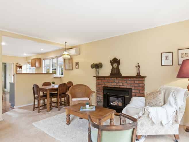 8 York Avenue, Manor Park