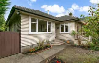 8 York Avenue, Manor Park