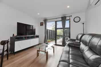 4/470 West Coast Road, Glen Eden