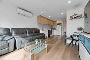 4/470 West Coast Road, Glen Eden