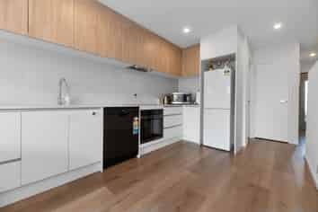 4/470 West Coast Road, Glen Eden