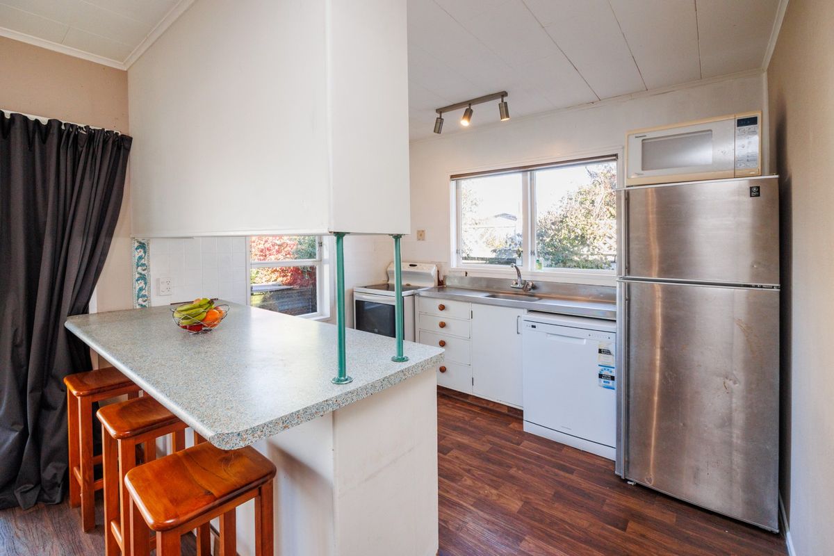 EXCELLENT STARTER WITH HUGE SHED! - Ansicht 2