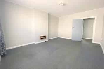 2/4 Clyde Street, Epsom