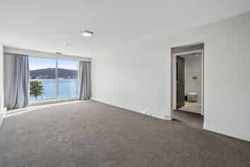 8B/370 Oriental Parade, Oriental Bay