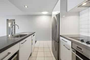 8B/370 Oriental Parade, Oriental Bay