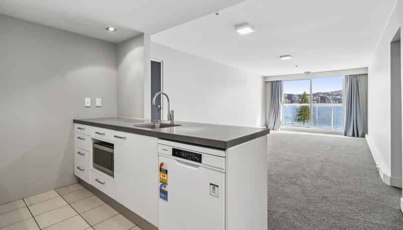 8B/370 Oriental Parade, Oriental Bay